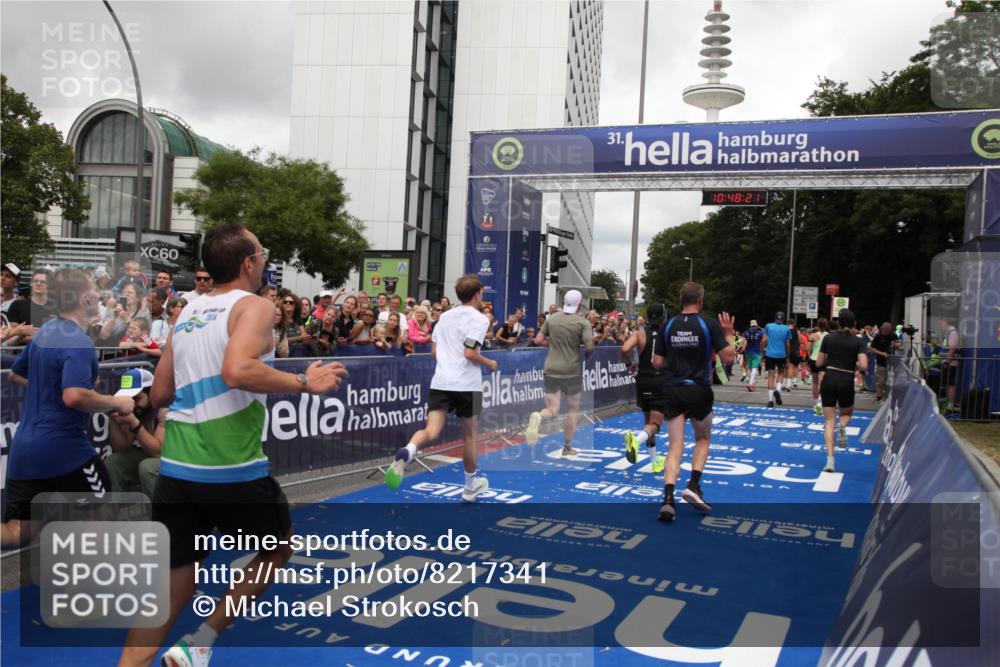 29.06.2025 - hella hamburg halbmarathon Michael Strokosch http://msf.ph/oto/8217341 29.06.2025 10:48:20 Ziel 7599, 8916, 9770, 11211, 11467, 12685, 14797, 14814, 15590, 15629, 15735, 15981, 18963, 19127 meine-sportfotos.de