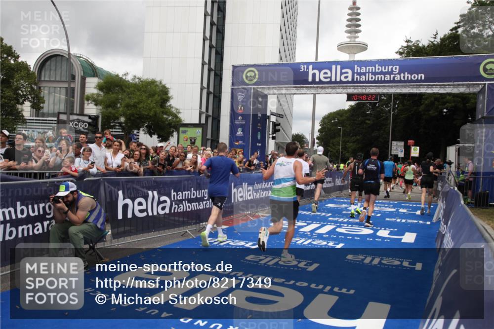 29.06.2025 - hella hamburg halbmarathon Michael Strokosch http://msf.ph/oto/8217349 29.06.2025 10:48:21 Ziel 7367, 7599, 8916, 9770, 11211, 11467, 12685, 14797, 14814, 15590, 15629, 15735, 15981, 17982, 18963, 19127 meine-sportfotos.de