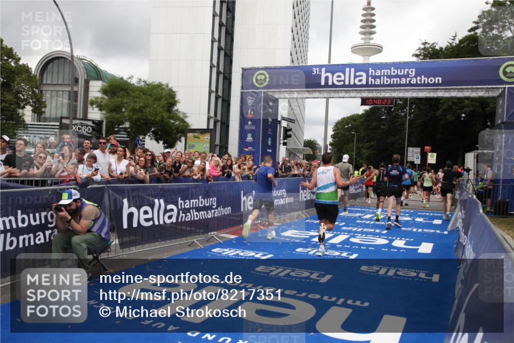29.06.2025 - hella hamburg halbmarathon Michael Strokosch http://msf.ph/oto/8217351 29.06.2025 10:48:21 Ziel 7367, 7599, 8916, 9770, 11211, 11467, 12685, 14797, 14814, 15590, 15629, 15735, 15981, 17982, 18963, 19127 meine-sportfotos.de