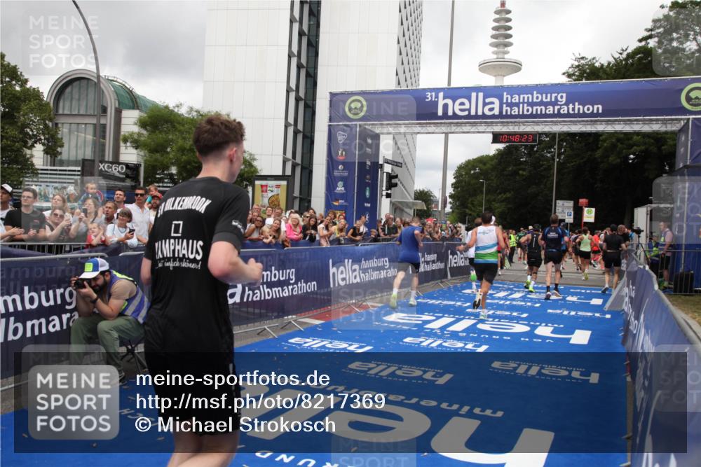 29.06.2025 - hella hamburg halbmarathon Michael Strokosch http://msf.ph/oto/8217369 29.06.2025 10:48:22 Ziel 1537, 5129, 7367, 7599, 8916, 9770, 11211, 11467, 14797, 15629, 15735, 17745, 17982, 18963, 19127 meine-sportfotos.de