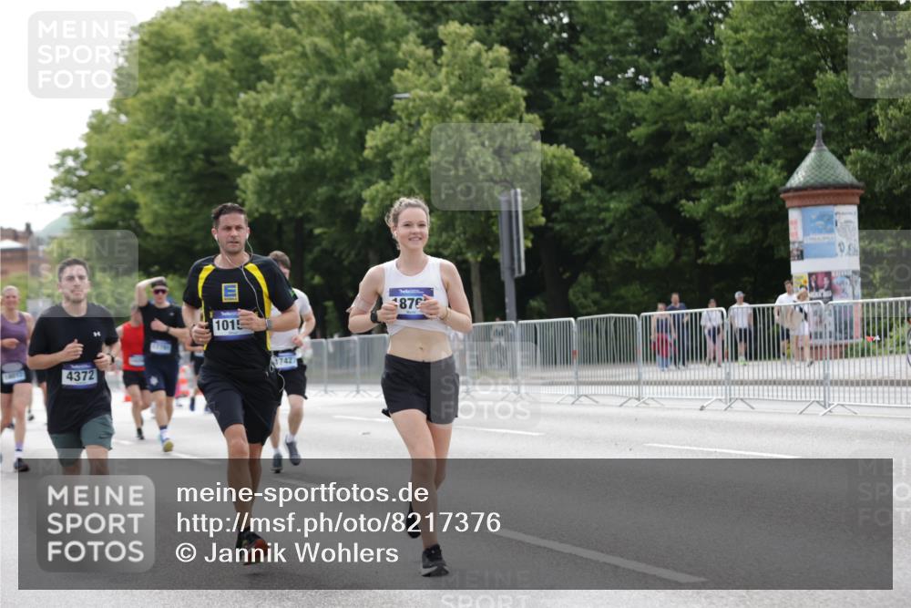 29.06.2025 - hella hamburg halbmarathon Jannik Wohlers http://msf.ph/oto/8217376 29.06.2025 10:27:07 Lombardsbrücke 4372, 5285, 5825, 6214, 7764, 8085, 10158, 10412, 10413, 11256, 12500, 14206, 17427, 17791, 18012, 18097, 18766 meine-sportfotos.de