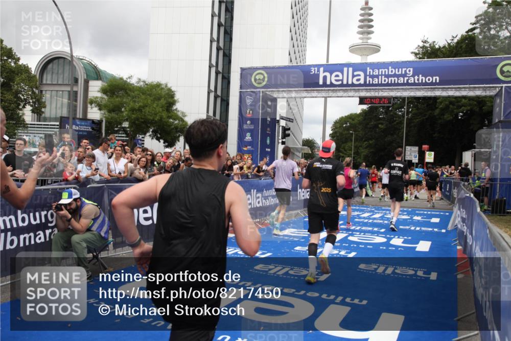29.06.2025 - hella hamburg halbmarathon Michael Strokosch http://msf.ph/oto/8217450 29.06.2025 10:48:25 Ziel 1537, 3747, 5129, 5362, 5528, 6081, 6923, 7367, 8216, 9770, 11467, 12549, 14797, 15735, 17745, 17982, 18963 meine-sportfotos.de
