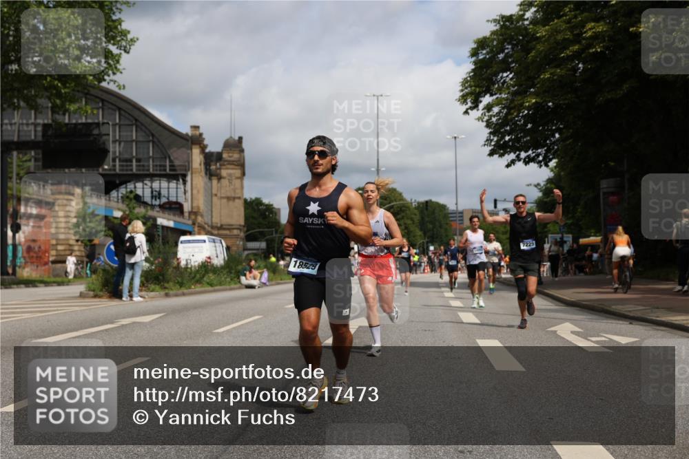29.06.2025 - hella hamburg halbmarathon Yannick Fuchs http://msf.ph/oto/8217473 29.06.2025 10:32:55 20KM 1042, 1615, 1688, 1710, 2296, 2745, 2849, 3530, 4148, 6095, 7110, 7229, 8002, 8091, 8571, 9171, 9643, 11049, 11952, 12915, 13755, 14274, 14688, 14992, 16075, 17623, 18276, 18529, 18584, 18723 meine-sportfotos.de