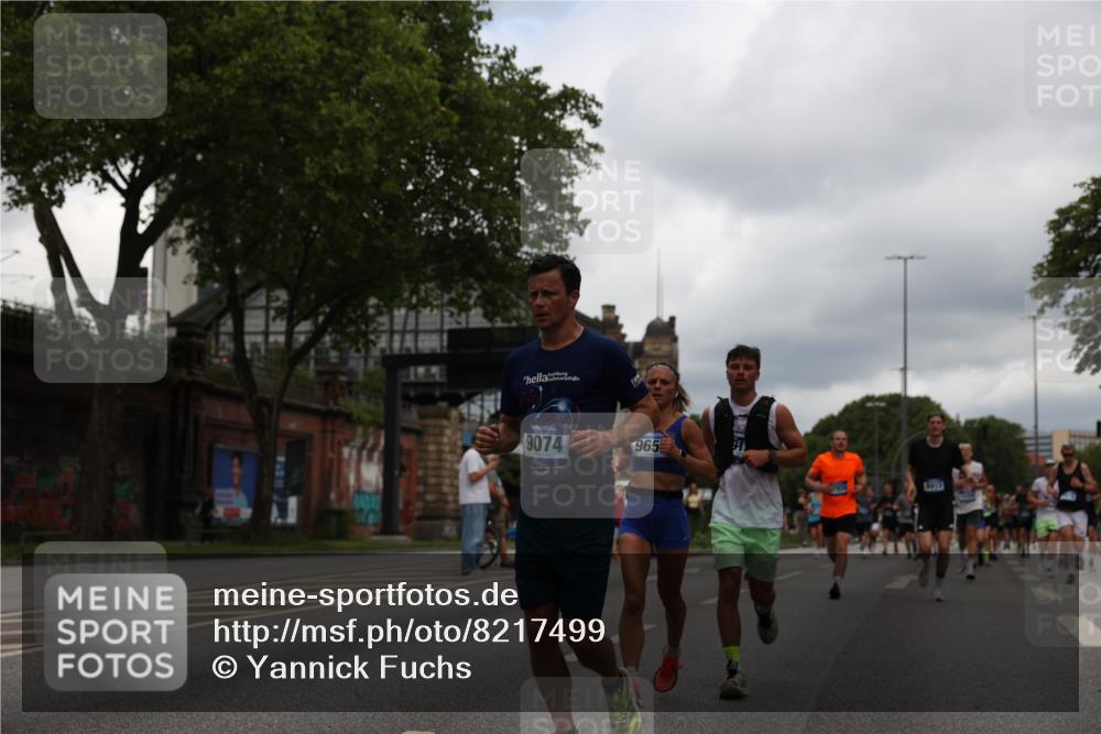 29.06.2025 - hella hamburg halbmarathon Yannick Fuchs http://msf.ph/oto/8217499 29.06.2025 10:45:51 20KM 2364, 2396, 2397, 2670, 2718, 2818, 4033, 4140, 4814, 4839, 5008, 5102, 6286, 6657, 6776, 7724, 7786, 8371, 8413, 8710, 8856, 9074, 9082, 9656, 9739, 9793, 9869, 11551, 11791, 12224, 12450, 12580, 13015, 13047, 13051, 13707, 13726, 13792, 13799, 14012, 14122, 14248, 14865, 14994, 15356, 15496, 15643, 15727, 15829, 15831, 16003, 16179, 16591, 17033, 17131, 17682, 17815, 17962, 17978, 17997, 18019, 18475, 18869, 18982, 19020 meine-sportfotos.de