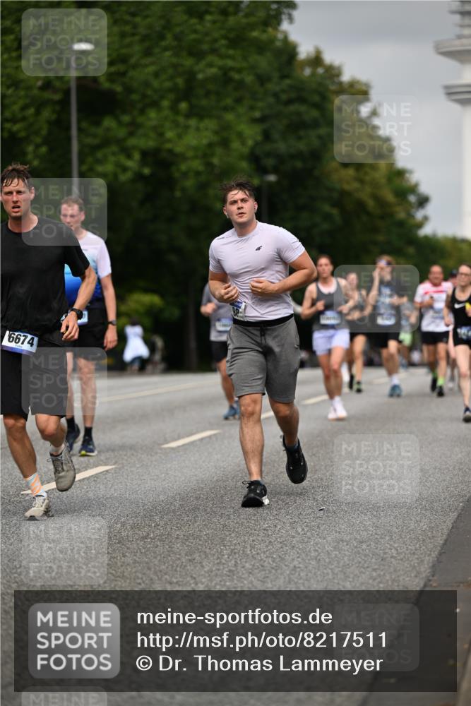 29.06.2025 - hella hamburg halbmarathon Dr. Thomas Lammeyer http://msf.ph/oto/8217511 29.06.2025 10:12:54 Kennedybrücke 1147, 1188, 2427, 2978, 3762, 4859, 5885, 6590, 6674, 7198, 7348, 7453, 9457, 9718, 9823, 9951, 9958, 9966, 10035, 10092, 10194, 10609, 10857 meine-sportfotos.de