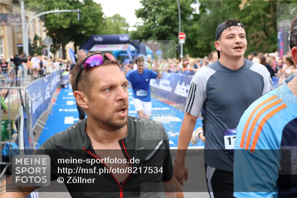 29.06.2025 - hella hamburg halbmarathon Zöllner http://msf.ph/oto/8217534 29.06.2025 10:51:38 Ziel 1335, 5008, 10691, 13327, 13403, 14012, 19007, 19020 meine-sportfotos.de