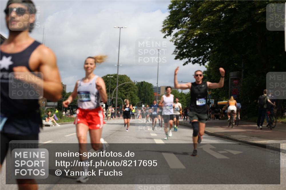 29.06.2025 - hella hamburg halbmarathon Yannick Fuchs http://msf.ph/oto/8217695 29.06.2025 10:32:56 20KM 1042, 1615, 1688, 1710, 2296, 2745, 2849, 3530, 4148, 5091, 6095, 7110, 7229, 8002, 8091, 8571, 9171, 11049, 11952, 12915, 13755, 14274, 14688, 14992, 16075, 17623, 18276, 18529, 18584, 18723, 18761 meine-sportfotos.de