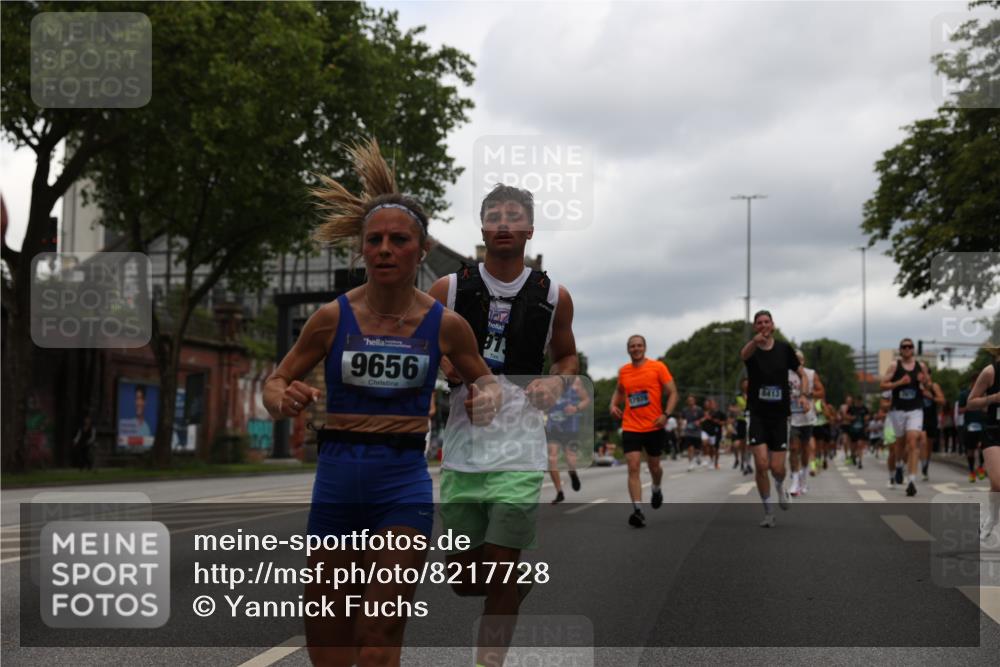 29.06.2025 - hella hamburg halbmarathon Yannick Fuchs http://msf.ph/oto/8217728 29.06.2025 10:45:52 20KM 2364, 2396, 2397, 2670, 2718, 2818, 4033, 4140, 4814, 4839, 5008, 5102, 6286, 6657, 6776, 7409, 7724, 7786, 8371, 8413, 8710, 8856, 9074, 9082, 9656, 9739, 9869, 11551, 11791, 12224, 12367, 12450, 12580, 13015, 13047, 13051, 13707, 13726, 13792, 14122, 14248, 14561, 14865, 14994, 15356, 15496, 15643, 15727, 15829, 15831, 16003, 16179, 16591, 17033, 17131, 17682, 17815, 17962, 17978, 17997, 18019, 18475, 18869, 18982 meine-sportfotos.de