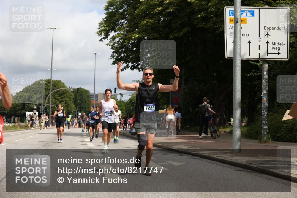 29.06.2025 - hella hamburg halbmarathon Yannick Fuchs http://msf.ph/oto/8217747 29.06.2025 10:32:56 20KM 1042, 1615, 1688, 1710, 2296, 2745, 2849, 3530, 4148, 5091, 6095, 7110, 7229, 8002, 8091, 8571, 9171, 11049, 11952, 12915, 13755, 14274, 14688, 14992, 16075, 17623, 18276, 18529, 18584, 18723, 18761 meine-sportfotos.de
