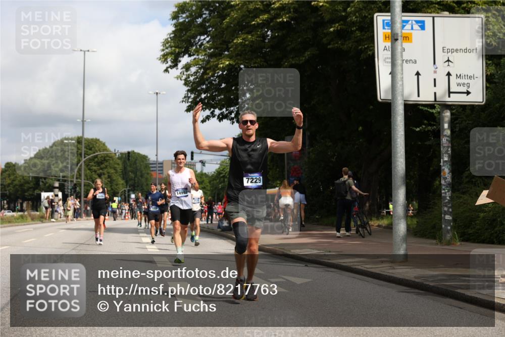29.06.2025 - hella hamburg halbmarathon Yannick Fuchs http://msf.ph/oto/8217763 29.06.2025 10:32:56 20KM 1042, 1615, 1688, 1710, 2296, 2745, 2849, 3530, 4148, 5091, 6095, 7110, 7229, 8002, 8091, 8571, 9171, 11049, 11952, 12915, 13755, 14274, 14688, 14992, 16075, 17623, 18276, 18529, 18584, 18723, 18761 meine-sportfotos.de