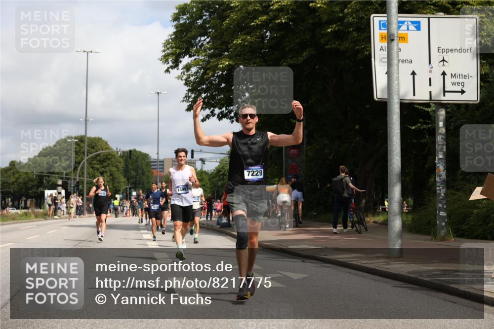 29.06.2025 - hella hamburg halbmarathon Yannick Fuchs http://msf.ph/oto/8217775 29.06.2025 10:32:56 20KM 1042, 1615, 1688, 1710, 2296, 2745, 2849, 3530, 4148, 5091, 6095, 7110, 7229, 8002, 8091, 8571, 9171, 11049, 11952, 12915, 13755, 14274, 14688, 14992, 16075, 17623, 18276, 18529, 18584, 18723, 18761 meine-sportfotos.de