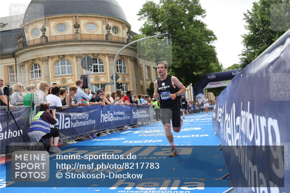 29.06.2025 - hella hamburg halbmarathon Strokosch-Dieckow http://msf.ph/oto/8217783 29.06.2025 10:26:40 Ziel 1065, 1577, 9565, 10848, 19076 meine-sportfotos.de