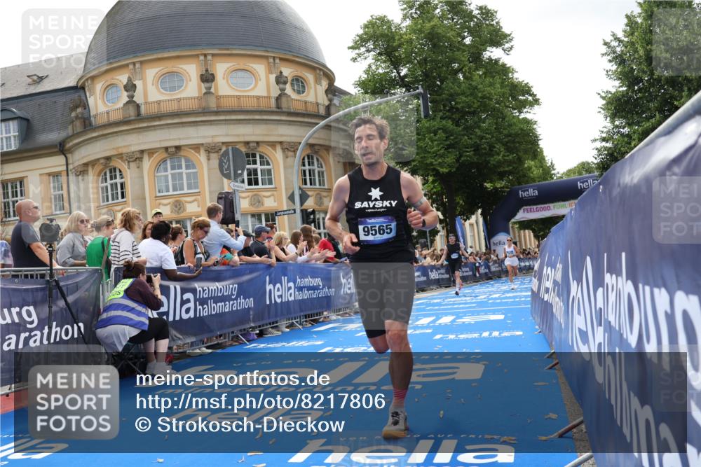 29.06.2025 - hella hamburg halbmarathon Strokosch-Dieckow http://msf.ph/oto/8217806 29.06.2025 10:26:40 Ziel 1065, 1577, 9565, 10848, 19076 meine-sportfotos.de