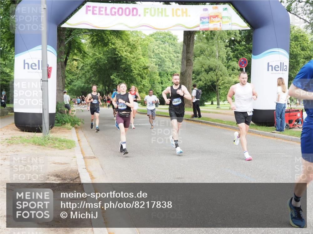 29.06.2025 - hella hamburg halbmarathon MichiJ http://msf.ph/oto/8217838 29.06.2025 10:23:53 Zwischen KM18-KM19 1002, 1644, 7884, 8864, 16140, 16695, 17014 meine-sportfotos.de