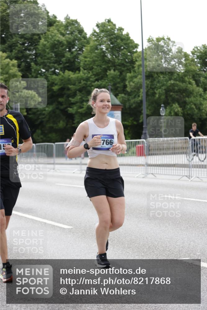 29.06.2025 - hella hamburg halbmarathon Jannik Wohlers http://msf.ph/oto/8217868 29.06.2025 10:27:08 Lombardsbrücke 4372, 5285, 5825, 6214, 7764, 7978, 8085, 10158, 10412, 10413, 11256, 12500, 14206, 17427, 17791, 18012, 18097, 18766 meine-sportfotos.de