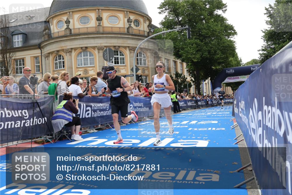 29.06.2025 - hella hamburg halbmarathon Strokosch-Dieckow http://msf.ph/oto/8217881 29.06.2025 10:26:44 Ziel 1065, 5344, 10848, 19076 meine-sportfotos.de