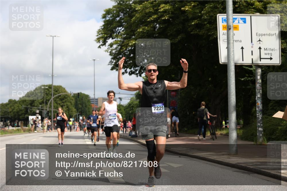 29.06.2025 - hella hamburg halbmarathon Yannick Fuchs http://msf.ph/oto/8217908 29.06.2025 10:32:56 20KM 1042, 1615, 1688, 1710, 2296, 2745, 2849, 3530, 4148, 5091, 6095, 7110, 7229, 8002, 8091, 8571, 9171, 11049, 11952, 12915, 13755, 14274, 14688, 14992, 16075, 17623, 18276, 18529, 18584, 18723, 18761 meine-sportfotos.de