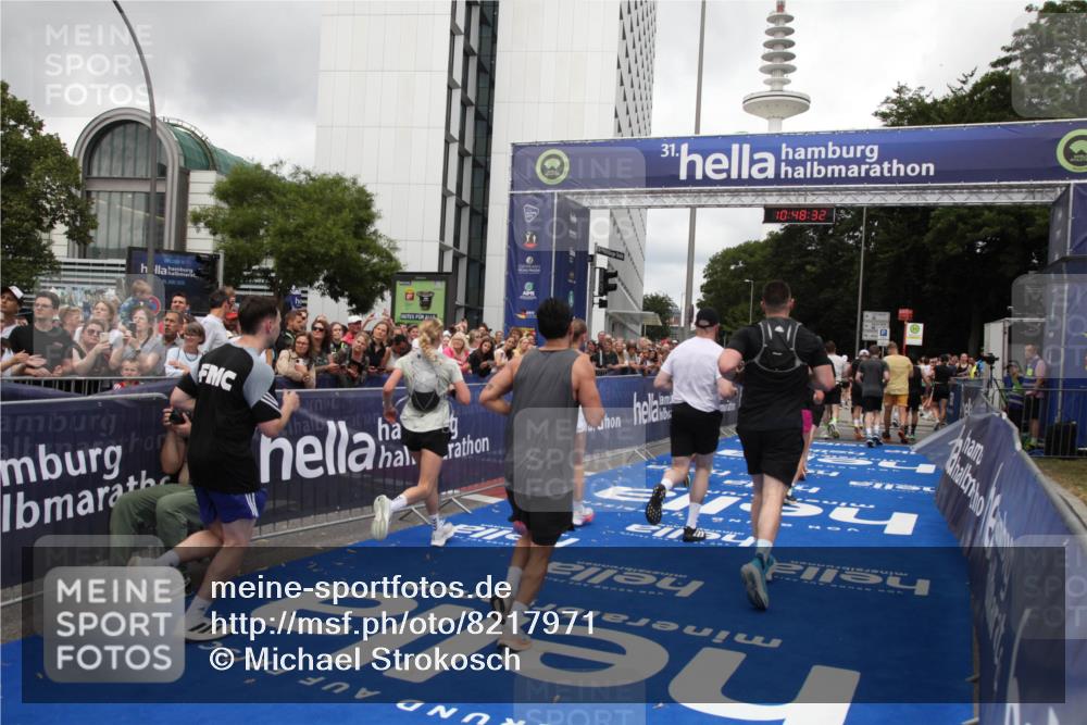 29.06.2025 - hella hamburg halbmarathon Michael Strokosch http://msf.ph/oto/8217971 29.06.2025 10:48:31 Ziel 1537, 3747, 5129, 5362, 5528, 6081, 6923, 8216, 9262, 10860, 11451, 12149, 12549, 12690, 12840, 13962, 14033, 14990, 15808, 17395, 17745, 17855, 18251, 18790, 18923 meine-sportfotos.de