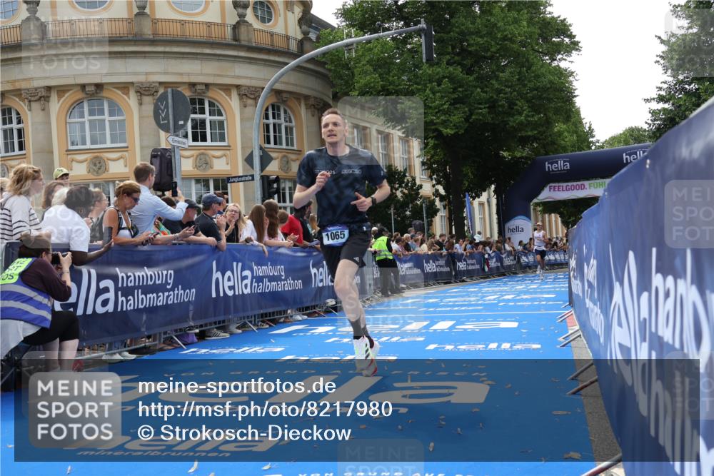 29.06.2025 - hella hamburg halbmarathon Strokosch-Dieckow http://msf.ph/oto/8217980 29.06.2025 10:26:48 Ziel 1065, 5344, 10848, 15023 meine-sportfotos.de