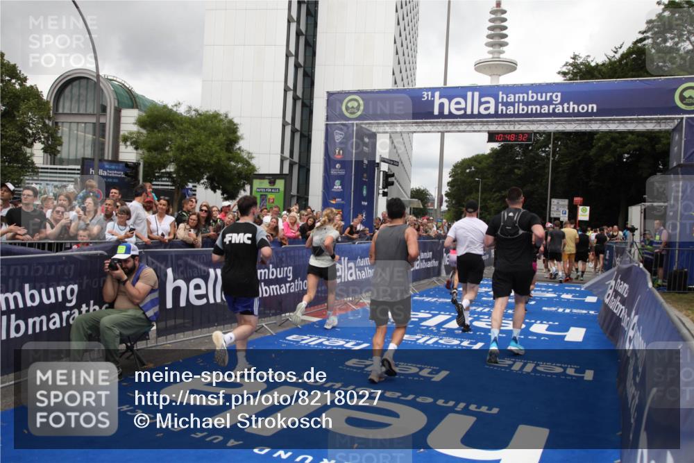 29.06.2025 - hella hamburg halbmarathon Michael Strokosch http://msf.ph/oto/8218027 29.06.2025 10:48:31 Ziel 1537, 3747, 5129, 5362, 5528, 6081, 6923, 8216, 9262, 10860, 11451, 12149, 12549, 12690, 12840, 13962, 14033, 14990, 15808, 17395, 17745, 17855, 18251, 18790, 18923 meine-sportfotos.de