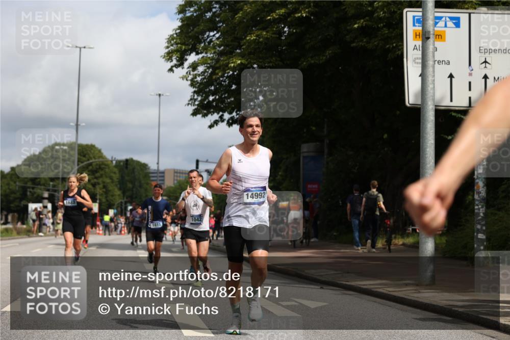 29.06.2025 - hella hamburg halbmarathon Yannick Fuchs http://msf.ph/oto/8218171 29.06.2025 10:32:58 20KM 1042, 1615, 1688, 1710, 2262, 2296, 2745, 2849, 3530, 4148, 5091, 5248, 6095, 7110, 7229, 8002, 8091, 9171, 11049, 11379, 11952, 12915, 13755, 14688, 14992, 16075, 17623, 18276, 18529, 18584, 18761 meine-sportfotos.de