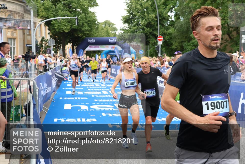 29.06.2025 - hella hamburg halbmarathon Zöllner http://msf.ph/oto/8218201 29.06.2025 10:51:46 Ziel 2396, 6286, 7224, 8710, 8819, 12224, 14012, 14458, 15496, 15727, 15831, 15899, 17682, 19020, 19053 meine-sportfotos.de