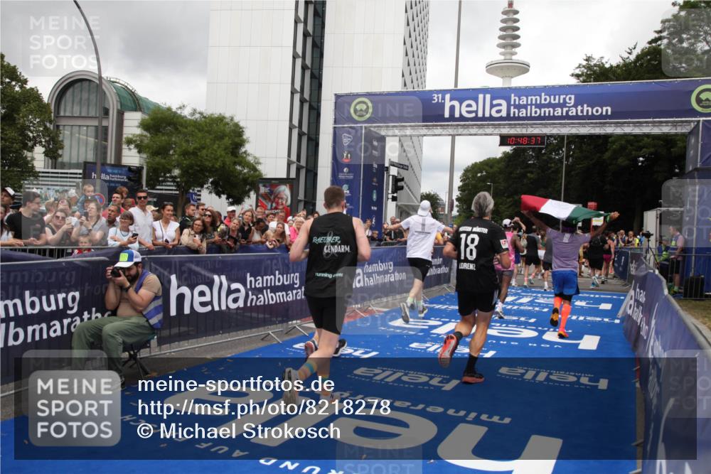 29.06.2025 - hella hamburg halbmarathon Michael Strokosch http://msf.ph/oto/8218278 29.06.2025 10:48:36 Ziel 1163, 1176, 2213, 5421, 10000, 10860, 11451, 11579, 12149, 12690, 12840, 13962, 14033, 14990, 15573, 15808, 15917, 17395, 17855, 18251, 18815 meine-sportfotos.de
