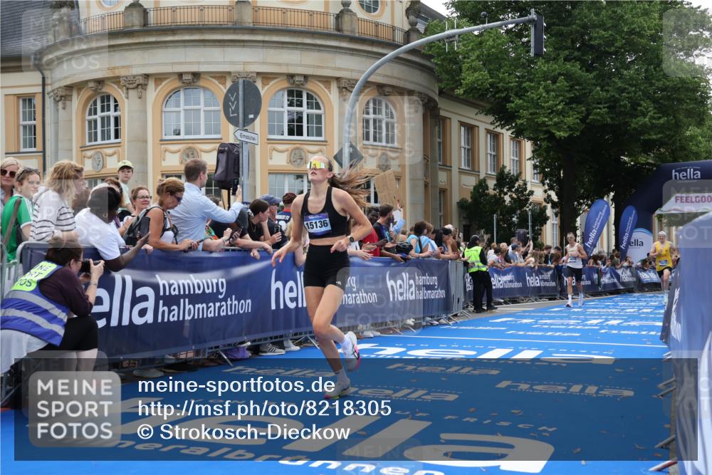 29.06.2025 - hella hamburg halbmarathon Strokosch-Dieckow http://msf.ph/oto/8218305 29.06.2025 10:27:22 Ziel 4678, 9804, 13941, 14019, 15136, 15576, 15583, 18037, 18124, 18567, 19114 meine-sportfotos.de