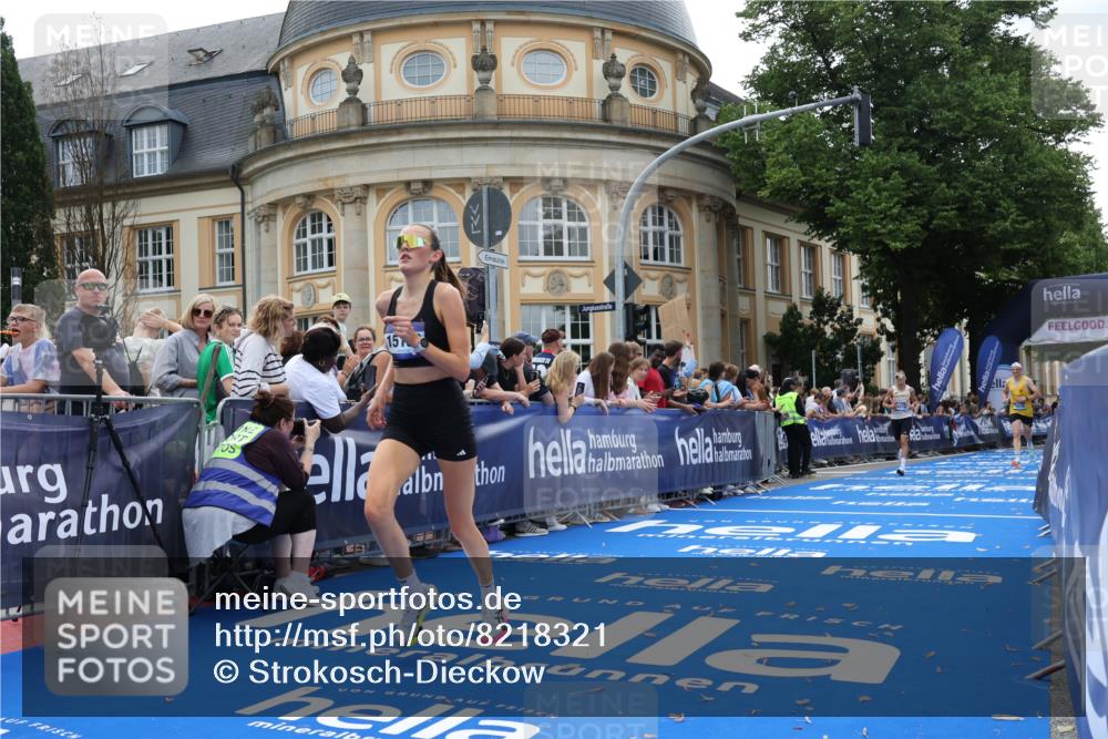 29.06.2025 - hella hamburg halbmarathon Strokosch-Dieckow http://msf.ph/oto/8218321 29.06.2025 10:27:23 Ziel 4678, 9804, 13941, 14019, 15136, 15576, 18037, 18124, 18567, 19114 meine-sportfotos.de
