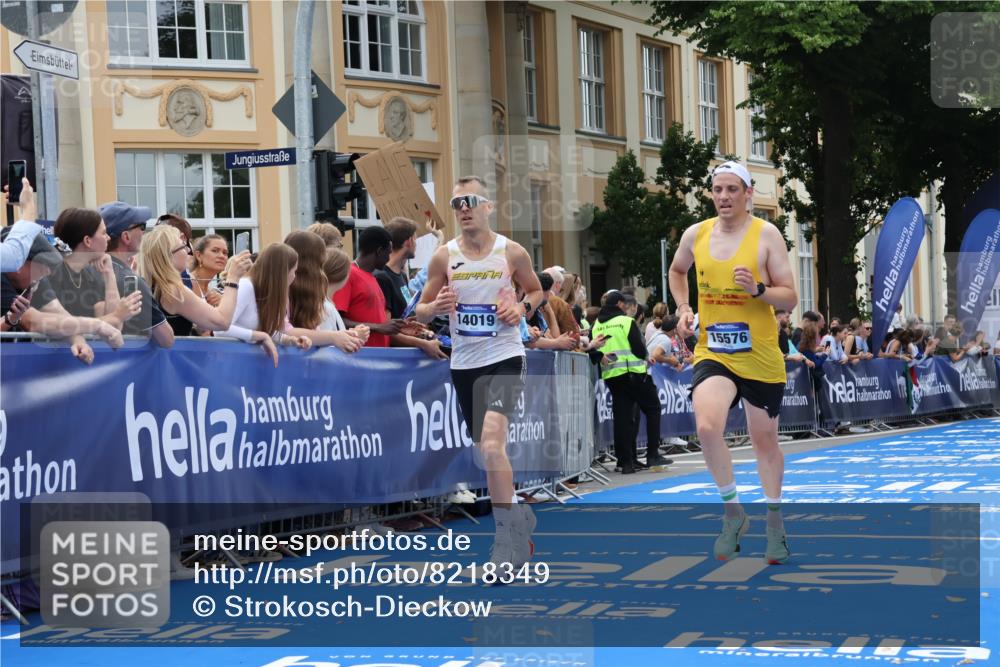 29.06.2025 - hella hamburg halbmarathon Strokosch-Dieckow http://msf.ph/oto/8218349 29.06.2025 10:27:25 Ziel 4678, 9804, 13941, 14019, 15136, 15576, 18567, 19114 meine-sportfotos.de