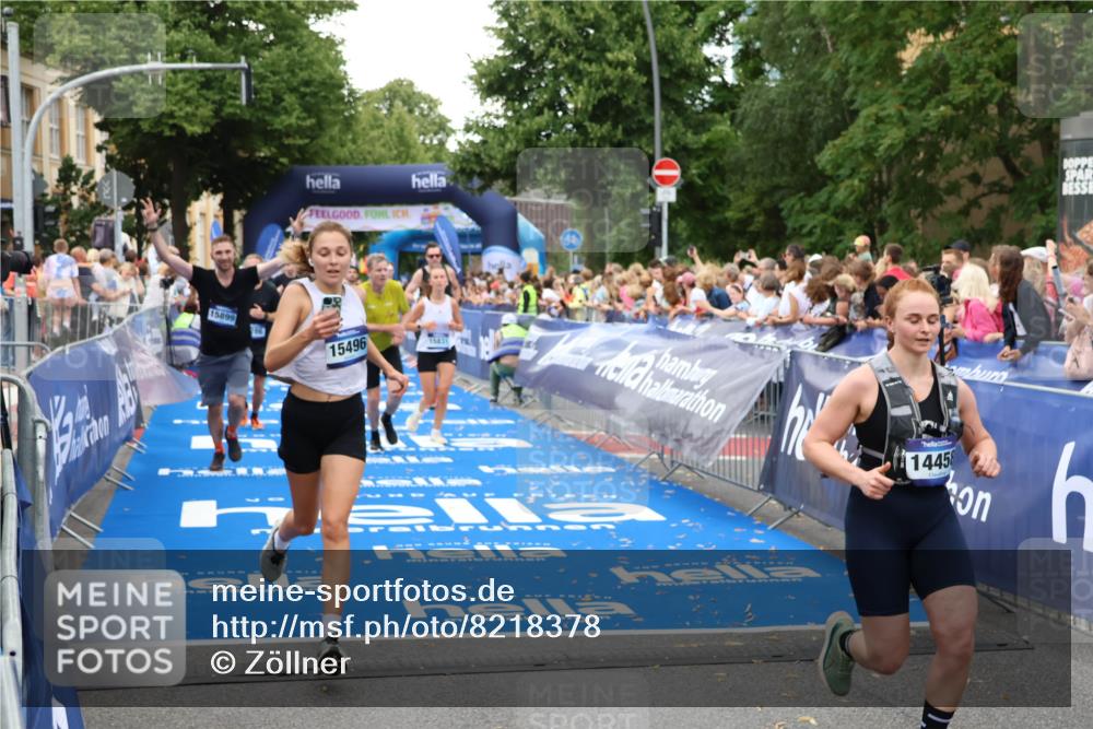 29.06.2025 - hella hamburg halbmarathon Zöllner http://msf.ph/oto/8218378 29.06.2025 10:51:48 Ziel 2396, 6286, 7224, 8710, 8819, 12224, 14458, 15427, 15496, 15727, 15831, 15899, 16907, 17682, 19053 meine-sportfotos.de