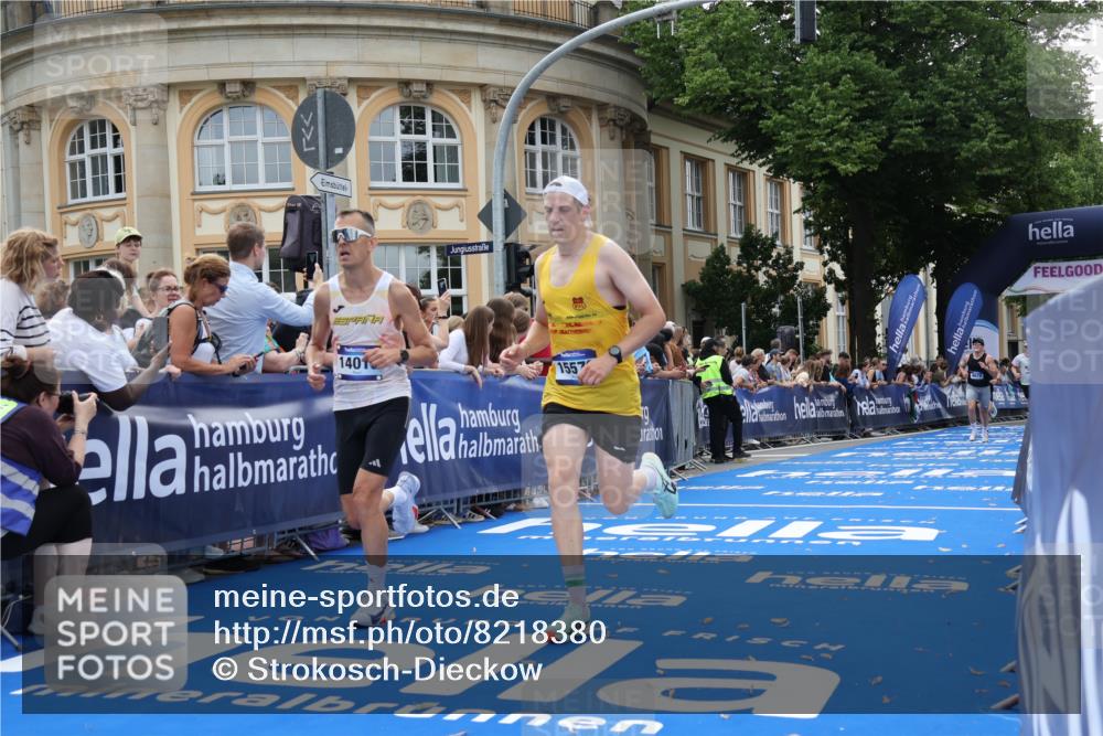 29.06.2025 - hella hamburg halbmarathon Strokosch-Dieckow http://msf.ph/oto/8218380 29.06.2025 10:27:26 Ziel 4678, 9804, 12341, 13941, 14019, 15136, 15576, 18567, 19114 meine-sportfotos.de
