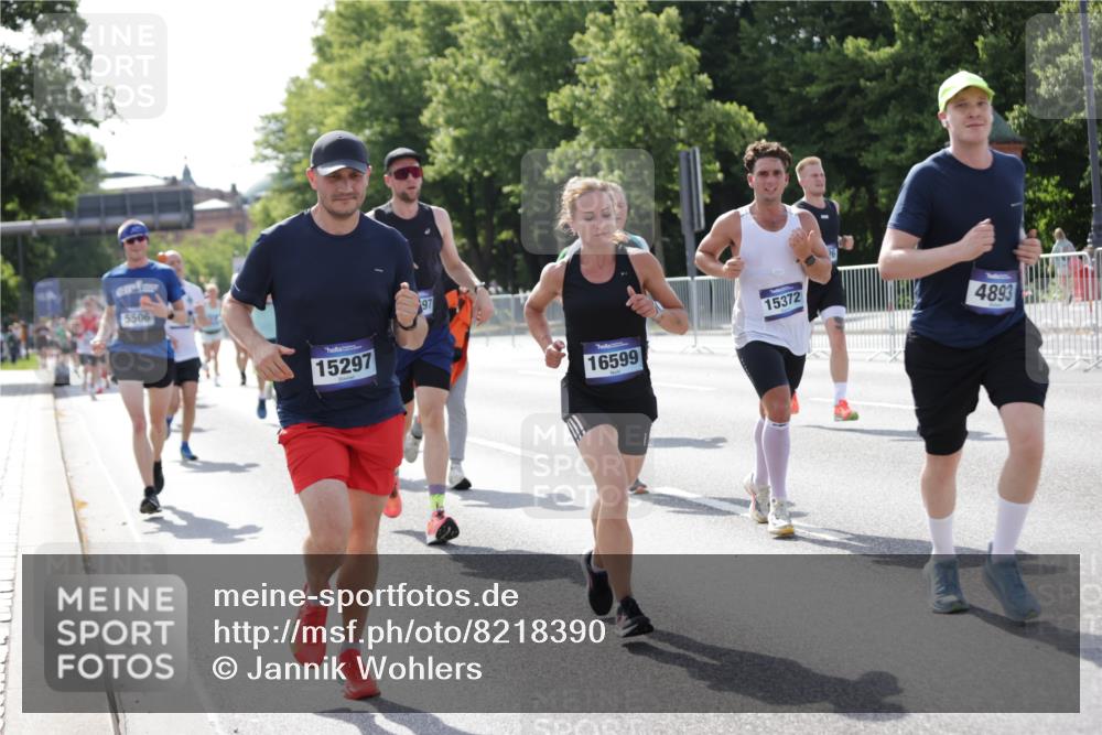 29.06.2025 - hella hamburg halbmarathon Jannik Wohlers http://msf.ph/oto/8218390 29.06.2025 09:50:23 Lombardsbrücke 1209, 1441, 2546, 3056, 3626, 4205, 4893, 5026, 5472, 5506, 5508, 5752, 5916, 6080, 6686, 6687, 7026, 7110, 8574, 8958, 10064, 10783, 10922, 11281, 11284, 11305, 11731, 13446, 13876, 13897, 14012, 14092, 14272, 14555, 14924, 15297, 15372, 15421, 15556, 15623, 15888, 15921, 16249, 16301, 16599, 16689, 17120, 17251, 17486, 17623, 17726, 18045, 18442, 18449, 18491, 18559, 18803, 19020 meine-sportfotos.de
