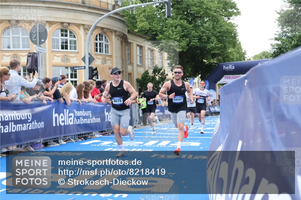 29.06.2025 - hella hamburg halbmarathon Strokosch-Dieckow http://msf.ph/oto/8218419 29.06.2025 10:27:30 Ziel 2203, 4678, 7651, 9804, 12341, 13941, 17354, 18567, 18832, 19114 meine-sportfotos.de