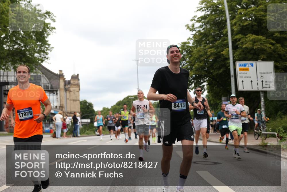 29.06.2025 - hella hamburg halbmarathon Yannick Fuchs http://msf.ph/oto/8218427 29.06.2025 10:45:54 20KM 2287, 2364, 2396, 2397, 2595, 2670, 2718, 2818, 4033, 4140, 4814, 5008, 5102, 6286, 6657, 6776, 7409, 7724, 7786, 8371, 8413, 8710, 8856, 9074, 9082, 9656, 9869, 11551, 11791, 12224, 12367, 12580, 13015, 13047, 13051, 13726, 13792, 14122, 14561, 14865, 14994, 15356, 15643, 15727, 15829, 15831, 16003, 16179, 16591, 17033, 17131, 17682, 17815, 17962, 17978, 17997, 18019, 18475, 18869, 18982 meine-sportfotos.de