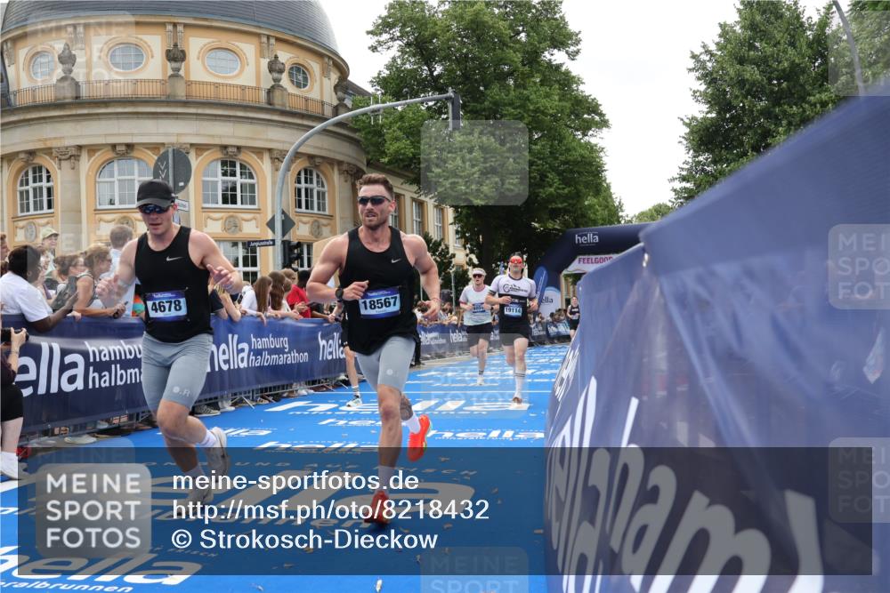 29.06.2025 - hella hamburg halbmarathon Strokosch-Dieckow http://msf.ph/oto/8218432 29.06.2025 10:27:31 Ziel 2203, 4678, 7651, 9804, 10655, 12341, 13941, 17354, 18567, 18832, 19114 meine-sportfotos.de