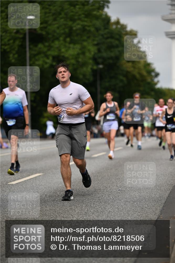 29.06.2025 - hella hamburg halbmarathon Dr. Thomas Lammeyer http://msf.ph/oto/8218506 29.06.2025 10:12:54 Kennedybrücke 1147, 1188, 2427, 2978, 3762, 4859, 5885, 6590, 6674, 7198, 7348, 7453, 9457, 9718, 9823, 9951, 9958, 9966, 10035, 10092, 10194, 10609, 10857 meine-sportfotos.de