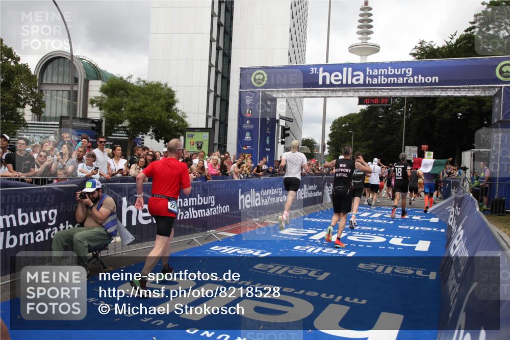 29.06.2025 - hella hamburg halbmarathon Michael Strokosch http://msf.ph/oto/8218528 29.06.2025 10:48:38 Ziel 1163, 1176, 2213, 4553, 5421, 9538, 10000, 10859, 10860, 11579, 12149, 12690, 13962, 14033, 15573, 15808, 15917, 17395, 18251, 18815 meine-sportfotos.de