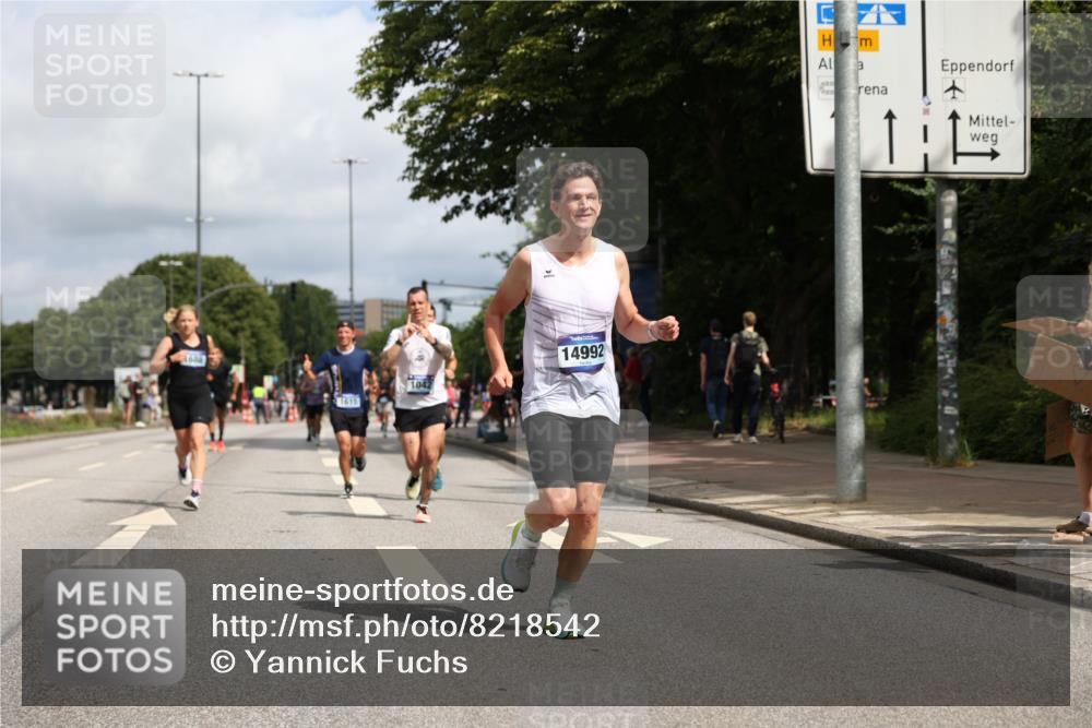 29.06.2025 - hella hamburg halbmarathon Yannick Fuchs http://msf.ph/oto/8218542 29.06.2025 10:32:58 20KM 1042, 1615, 1688, 1710, 2262, 2296, 2745, 2849, 3530, 4148, 5091, 5248, 6095, 7110, 7229, 8002, 8091, 9171, 11049, 11379, 11952, 12915, 13755, 14688, 14992, 16075, 17623, 18276, 18529, 18584, 18761 meine-sportfotos.de