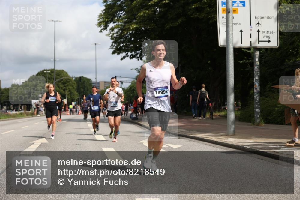 29.06.2025 - hella hamburg halbmarathon Yannick Fuchs http://msf.ph/oto/8218549 29.06.2025 10:32:58 20KM 1042, 1615, 1688, 1710, 2262, 2296, 2745, 2849, 3530, 4148, 5091, 5248, 6095, 7110, 7229, 8002, 8091, 9171, 11049, 11379, 11952, 12915, 13755, 14688, 14992, 16075, 17623, 18276, 18529, 18584, 18761 meine-sportfotos.de