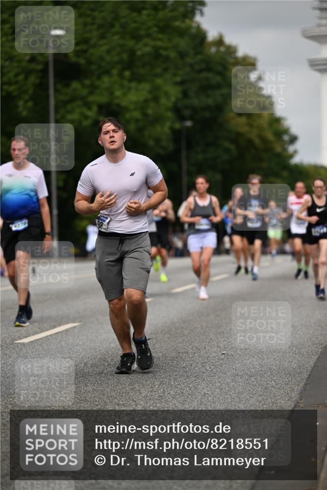 29.06.2025 - hella hamburg halbmarathon Dr. Thomas Lammeyer http://msf.ph/oto/8218551 29.06.2025 10:12:54 Kennedybrücke 1147, 1188, 2427, 2978, 3762, 4859, 5885, 6590, 6674, 7198, 7348, 7453, 9457, 9718, 9823, 9951, 9958, 9966, 10035, 10092, 10194, 10609, 10857 meine-sportfotos.de