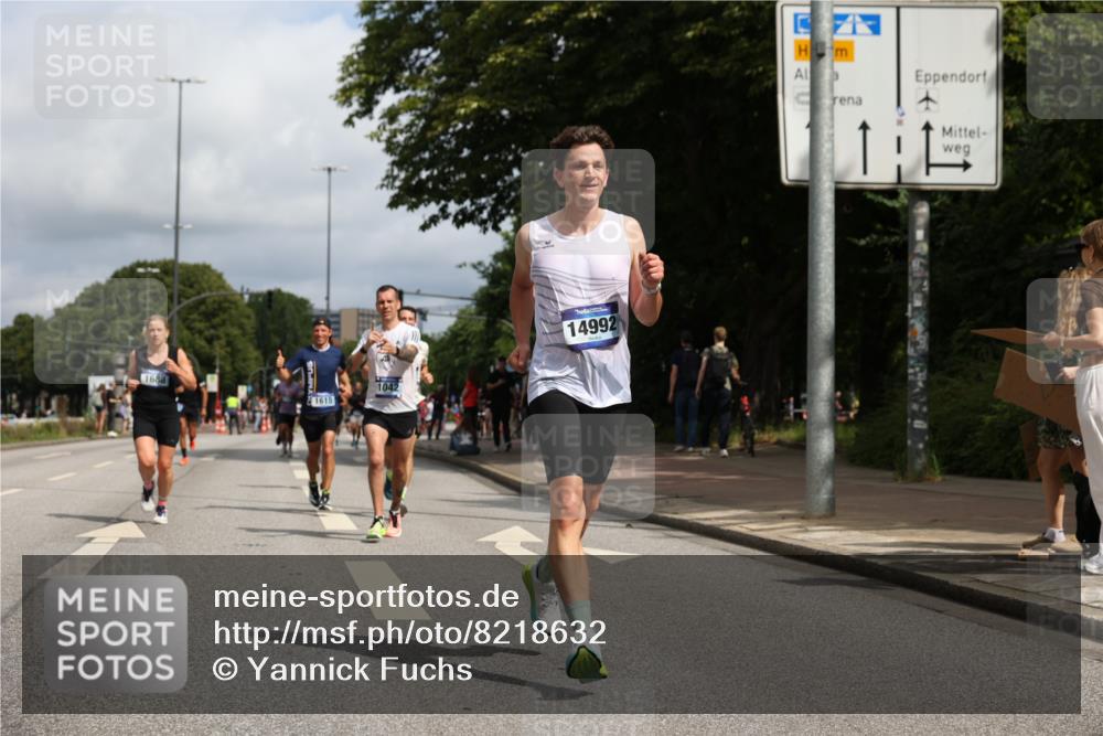 29.06.2025 - hella hamburg halbmarathon Yannick Fuchs http://msf.ph/oto/8218632 29.06.2025 10:32:58 20KM 1042, 1615, 1688, 1710, 2262, 2296, 2745, 2849, 3530, 4148, 5091, 5248, 6095, 7110, 7229, 8002, 8091, 9171, 11049, 11379, 11952, 12915, 13755, 14688, 14992, 16075, 17623, 18276, 18529, 18584, 18761 meine-sportfotos.de