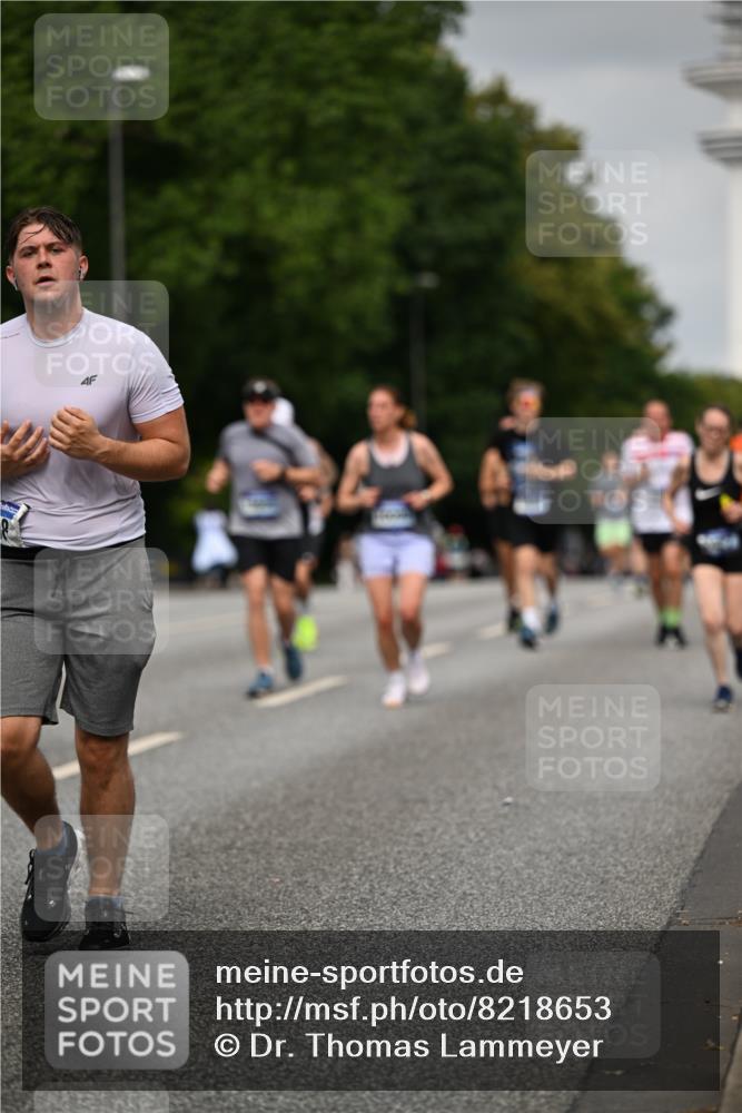 29.06.2025 - hella hamburg halbmarathon Dr. Thomas Lammeyer http://msf.ph/oto/8218653 29.06.2025 10:12:56 Kennedybrücke 1147, 1188, 1823, 2427, 2978, 3762, 4859, 5885, 6590, 6674, 7198, 7348, 7453, 9457, 9718, 9823, 9951, 9958, 10035, 10092, 10194, 10609, 10857 meine-sportfotos.de