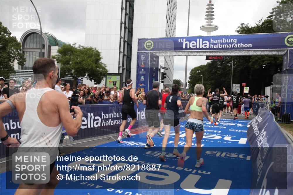 29.06.2025 - hella hamburg halbmarathon Michael Strokosch http://msf.ph/oto/8218687 29.06.2025 10:48:39 Ziel 1163, 1176, 2213, 4553, 5421, 9538, 10000, 10859, 10860, 11579, 12149, 12690, 14033, 15573, 15808, 15917, 17395, 18251, 18815 meine-sportfotos.de