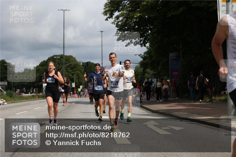 29.06.2025 - hella hamburg halbmarathon Yannick Fuchs http://msf.ph/oto/8218762 29.06.2025 10:32:59 20KM 1042, 1615, 1688, 1710, 2262, 2296, 2745, 2849, 3530, 4148, 5091, 5248, 6095, 7110, 7229, 8002, 8091, 11049, 11379, 11952, 12915, 13755, 14688, 14992, 16075, 17154, 17623, 17722, 18276, 18529, 18584, 18761 meine-sportfotos.de