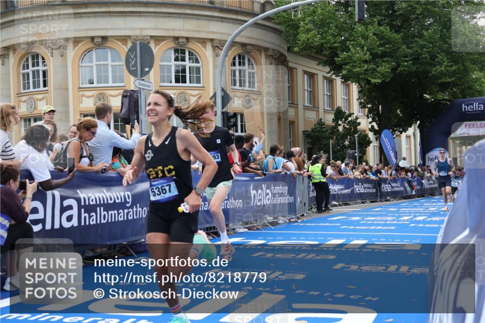 29.06.2025 - hella hamburg halbmarathon Strokosch-Dieckow http://msf.ph/oto/8218779 29.06.2025 10:27:45 Ziel 1122, 5367, 8731, 10655, 17893 meine-sportfotos.de