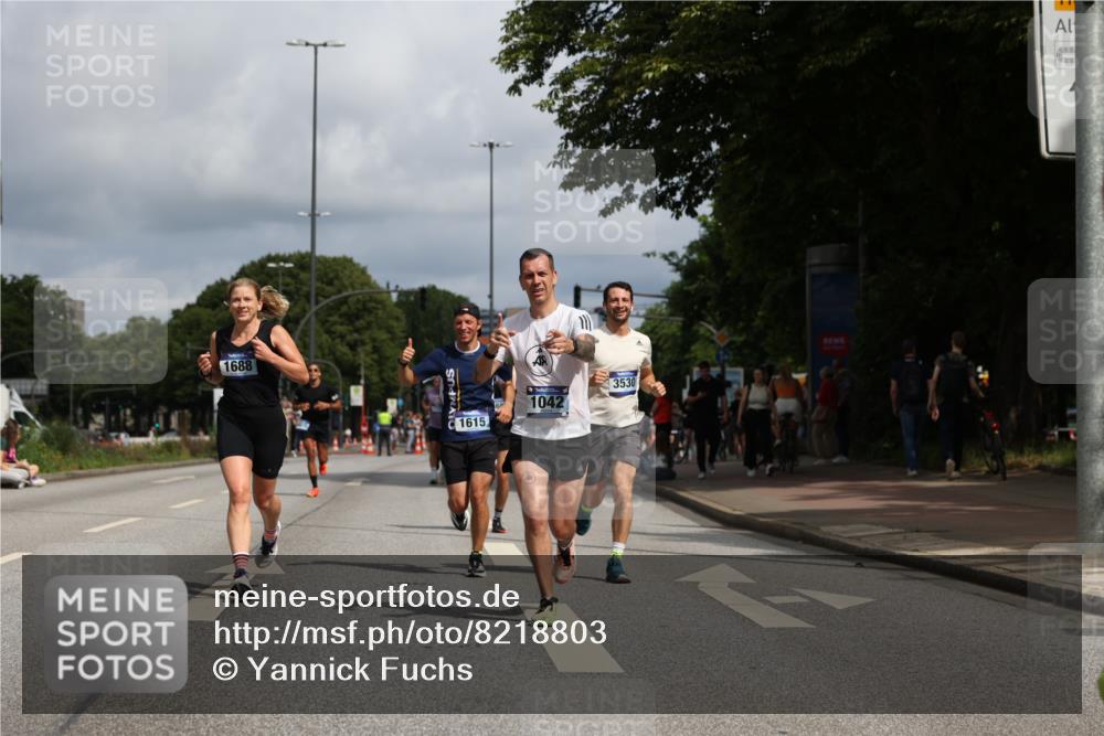 29.06.2025 - hella hamburg halbmarathon Yannick Fuchs http://msf.ph/oto/8218803 29.06.2025 10:32:59 20KM 1042, 1615, 1688, 1710, 2262, 2296, 2745, 2849, 3530, 4148, 5091, 5248, 6095, 7110, 7229, 8002, 8091, 11049, 11379, 11952, 12915, 13755, 14688, 14992, 16075, 17154, 17623, 17722, 18276, 18529, 18584, 18761 meine-sportfotos.de