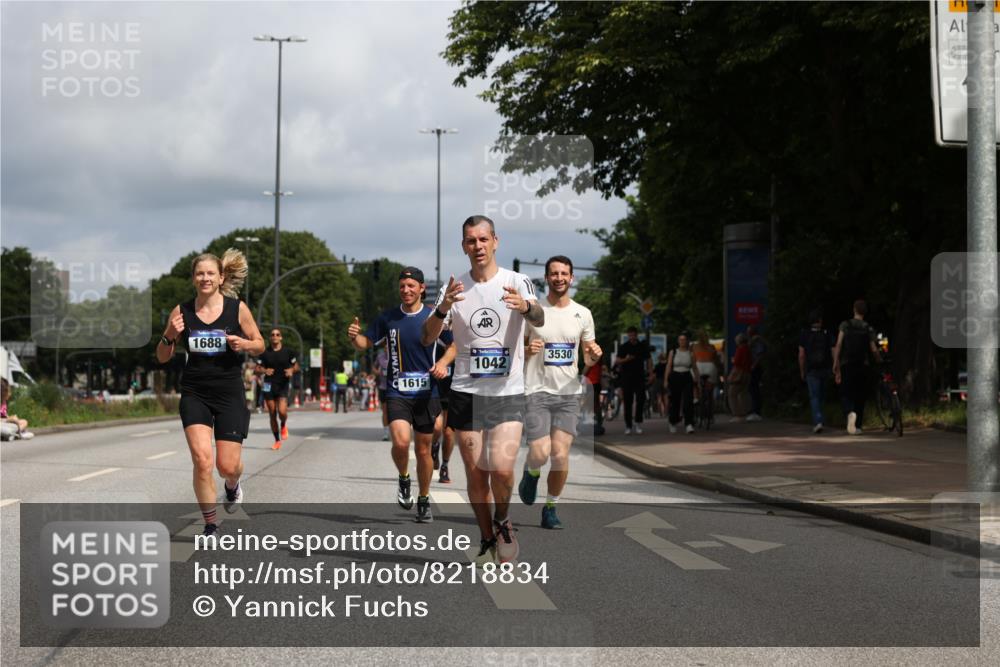 29.06.2025 - hella hamburg halbmarathon Yannick Fuchs http://msf.ph/oto/8218834 29.06.2025 10:32:59 20KM 1042, 1615, 1688, 1710, 2262, 2296, 2745, 2849, 3530, 4148, 5091, 5248, 6095, 7110, 7229, 8002, 8091, 11049, 11379, 11952, 12915, 13755, 14688, 14992, 16075, 17154, 17623, 17722, 18276, 18529, 18584, 18761 meine-sportfotos.de