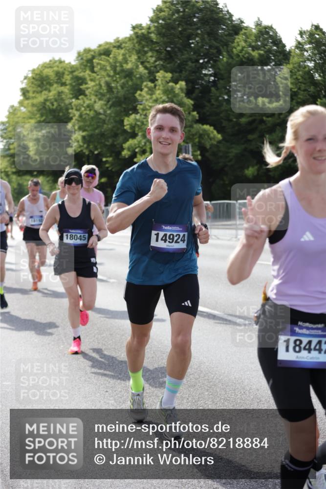 29.06.2025 - hella hamburg halbmarathon Jannik Wohlers http://msf.ph/oto/8218884 29.06.2025 09:50:29 Lombardsbrücke 1441, 1677, 2546, 3056, 3626, 3947, 4893, 5026, 5087, 5506, 5752, 5916, 6080, 6429, 6639, 6686, 6687, 7110, 7635, 8091, 8574, 9380, 10064, 10783, 11284, 11305, 11731, 13446, 13897, 14272, 14274, 14484, 14555, 14924, 15297, 15372, 15421, 15556, 15623, 15866, 15873, 15888, 15921, 16249, 16301, 16599, 16689, 17245, 17623, 17726, 18045, 18055, 18192, 18442, 18559, 18803 meine-sportfotos.de