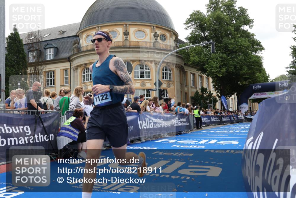29.06.2025 - hella hamburg halbmarathon Strokosch-Dieckow http://msf.ph/oto/8218911 29.06.2025 10:27:49 Ziel 1122, 16377, 17893 meine-sportfotos.de